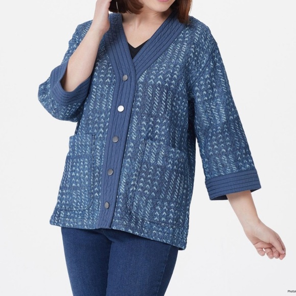Isaac Mizrahi TRUE DENIM Quilted Printed Snap- Front Geometric Jacket Size 1X - Picture 1 of 9